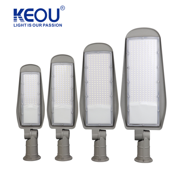 Hochwertige Stra&szlig;enlaterne aus Aluminium mit verstellbarem Winkel